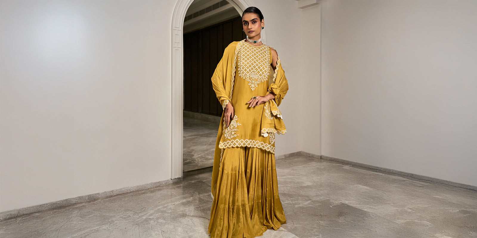 Saraswati Puja Outfit Ideas