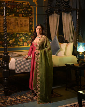 Bhagyashree Patwardhan Dassani In Fuchsia Embellished Anarkali Set